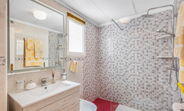 Resale - Apartment / flat - Torrevieja - Estacion de autobuses