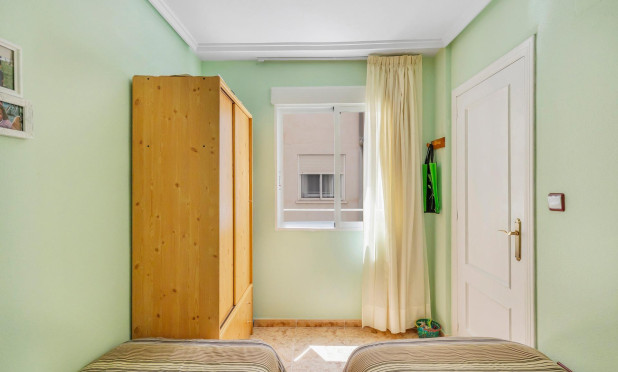 Resale - Apartment / flat - Torrevieja - Estacion de autobuses