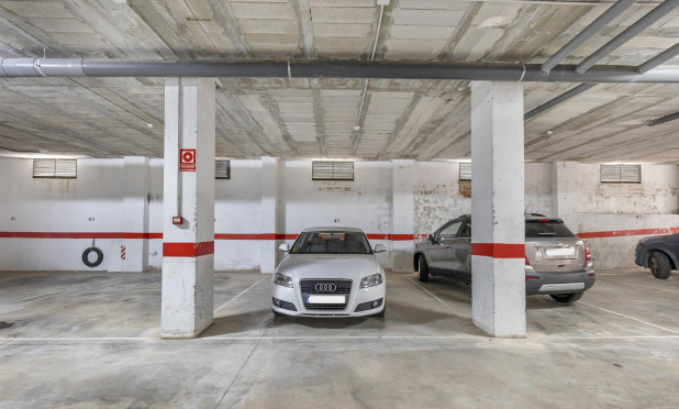 Resale - Apartment / flat - Torrevieja - Estacion de autobuses