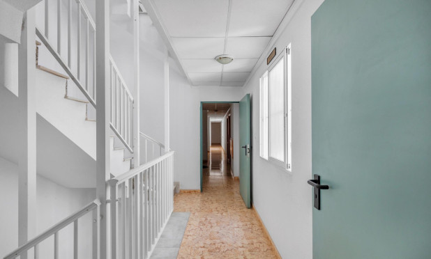 Resale - Apartment / flat - Torrevieja - Estacion de autobuses