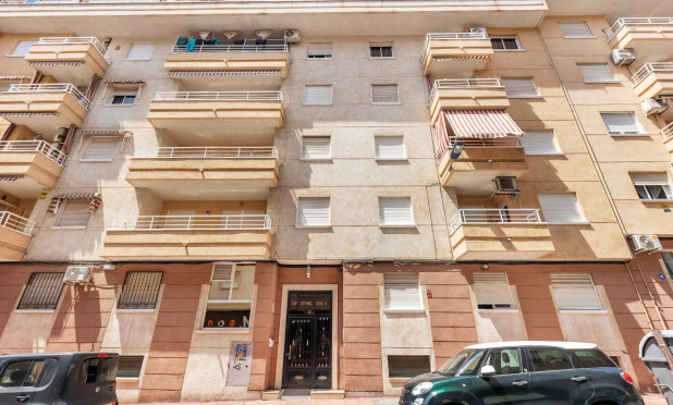 Resale - Apartment / flat - Torrevieja - Estacion de autobuses