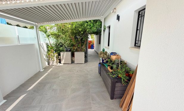 Herverkoop - Villa - Montesinos - La Herrada