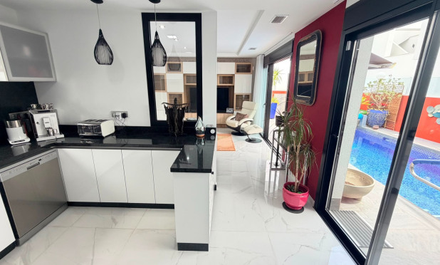 Herverkoop - Villa - Montesinos - La Herrada