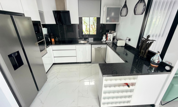 Herverkoop - Villa - Montesinos - La Herrada