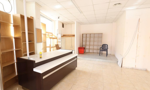 Revente - Commercial premises - Torrevieja - Estacion de autobuses