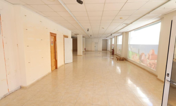 Revente - Commercial premises - Torrevieja - Estacion de autobuses