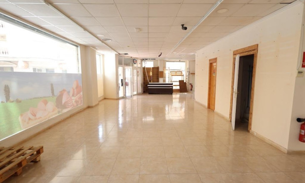 Revente - Commercial premises - Torrevieja - Estacion de autobuses