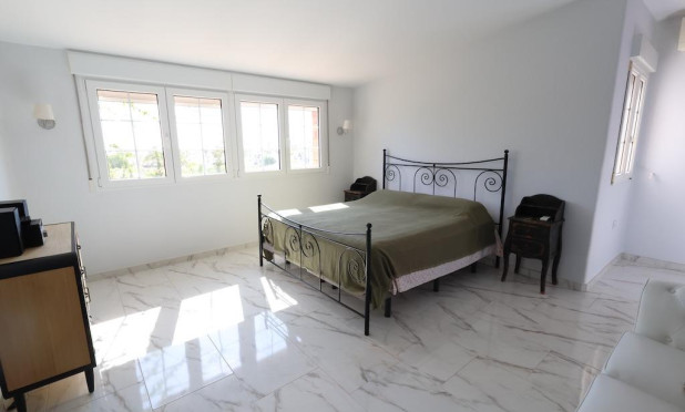 Wiederverkauf - Villa - Orihuela Costa - Villamartín