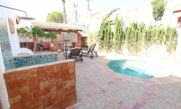 Wiederverkauf - Villa - Orihuela Costa - Villamartín