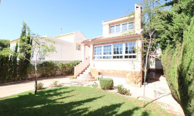 Wiederverkauf - Villa - Orihuela Costa - Villamartín