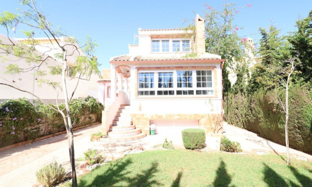 Wiederverkauf - Villa - Orihuela Costa - Villamartín