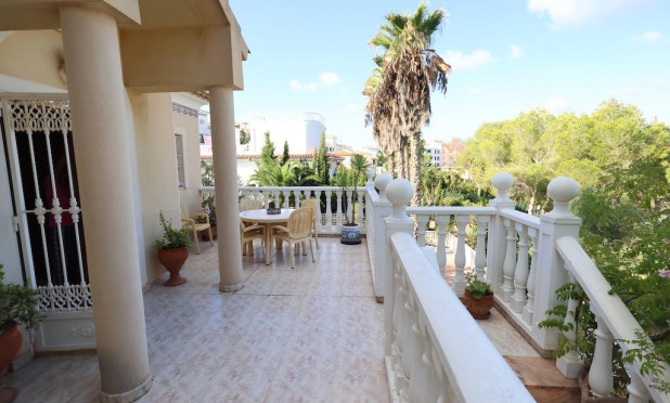 Wiederverkauf - Villa - Orihuela Costa - Villamartín