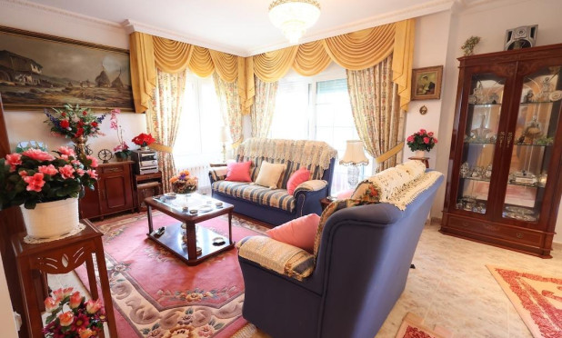 Wiederverkauf - Villa - Orihuela Costa - Villamartín