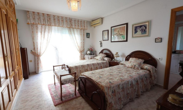 Wiederverkauf - Villa - Orihuela Costa - Villamartín