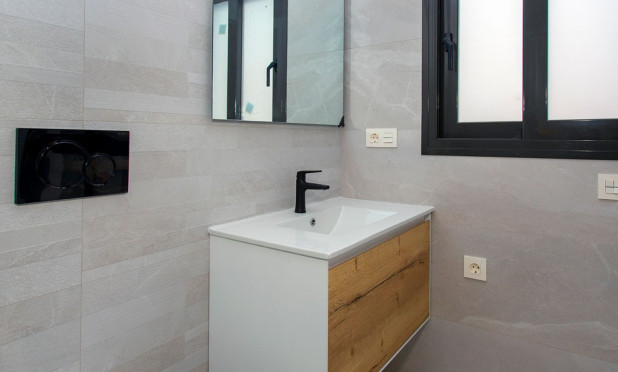 Herverkoop - Appartement / flat - Torrevieja - Playa del Cura