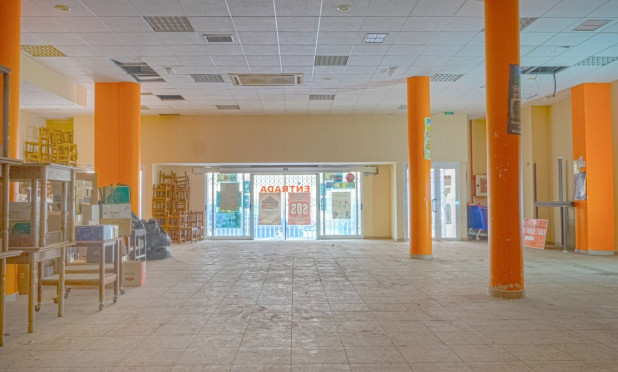 Resale - Commercial - Torrevieja