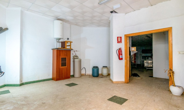 Resale - Commercial - Torrevieja