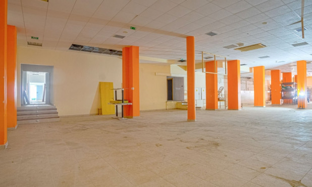 Resale - Commercial - Torrevieja