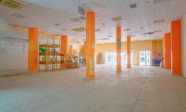 Resale - Commercial - Torrevieja