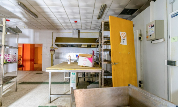 Resale - Commercial - Torrevieja