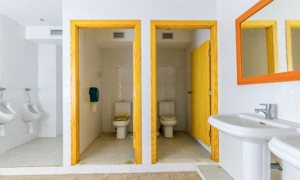 Resale - Commercial - Torrevieja