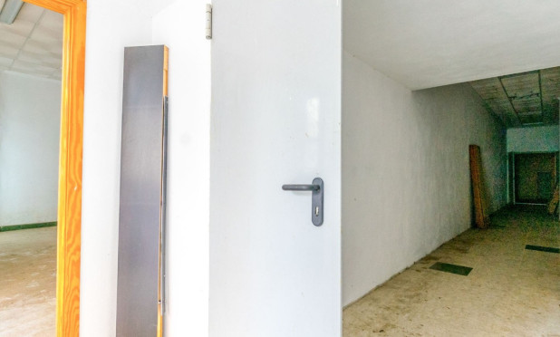 Resale - Commercial - Torrevieja