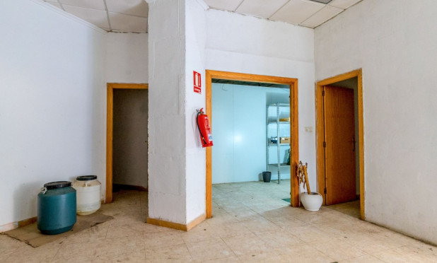 Resale - Commercial - Torrevieja