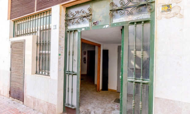 Resale - Commercial - Torrevieja