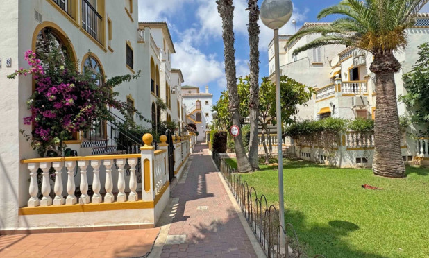 Odsprzedaż - Kamienica - Torrevieja - Torrelamata - La Mata