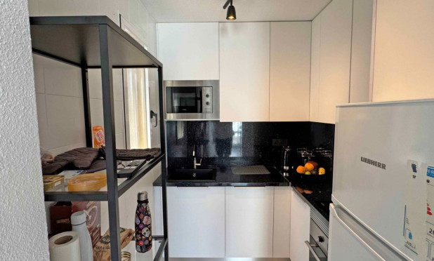 Odsprzedaż - Kamienica - Torrevieja - Torrelamata - La Mata