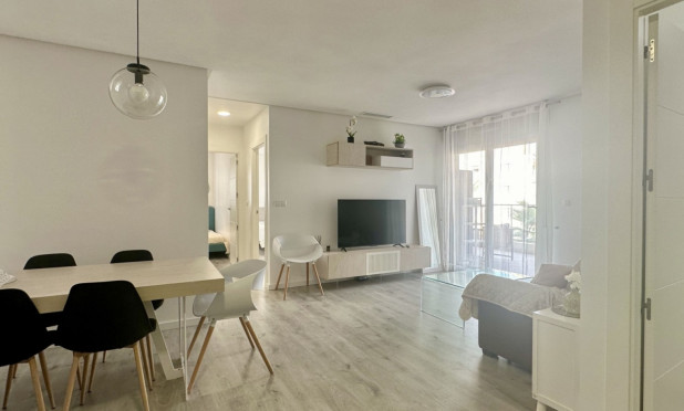 Resale - Apartment / flat - Orihuela Costa - Villamartín