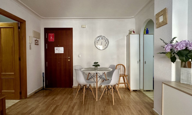 Reventa - Apartamento / piso - Torrevieja