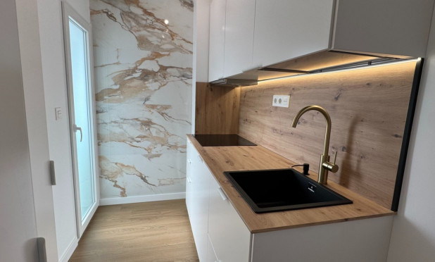 Resale - Apartment / flat - Orihuela Costa - Punta Prima