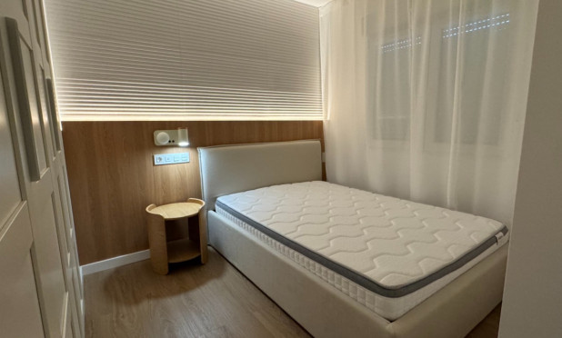 Resale - Apartment / flat - Orihuela Costa - Punta Prima