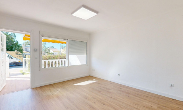 Resale - Apartment / flat - Orihuela Costa - Villamartín