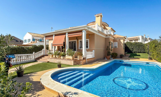 Resale - Villa - Torrevieja - Torrelamata - La Mata