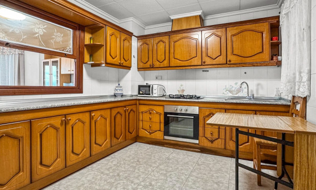 Resale - Apartment / flat - Torrevieja - Playa de los Locos