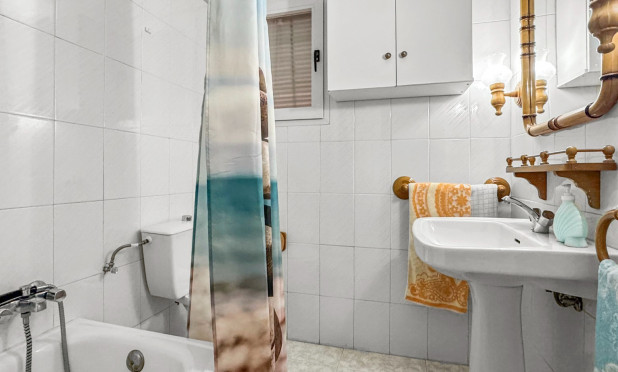 Resale - Apartment / flat - Torrevieja - Playa de los Locos