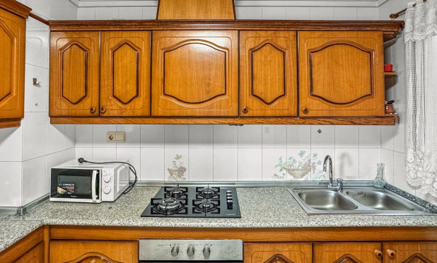 Resale - Apartment / flat - Torrevieja - Playa de los Locos