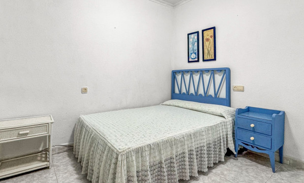 Resale - Apartment / flat - Torrevieja - Playa de los Locos