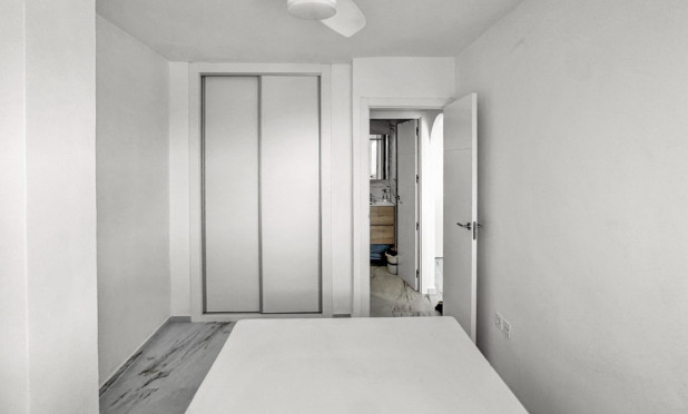 Resale - Apartment / flat - Orihuela Costa - Punta Prima