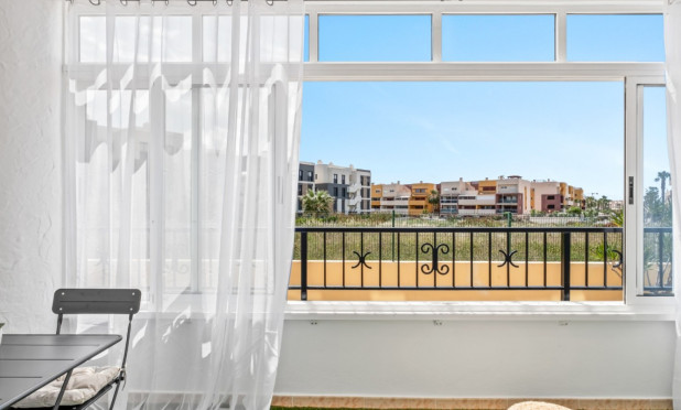 Resale - Apartment / flat - Orihuela Costa - La Florida