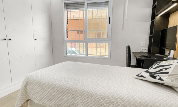 Reventa - Apartamento / piso - Torrevieja