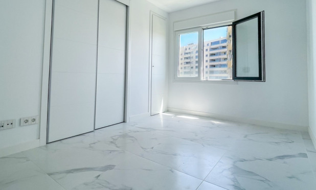 Resale - Apartment / flat - Orihuela Costa - Punta Prima