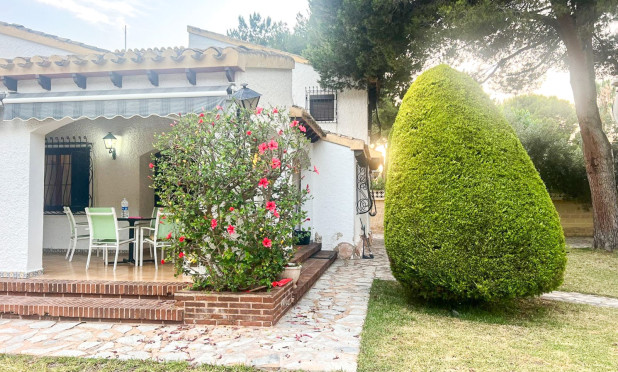 Resale - Villa - Orihuela Costa - Punta Prima