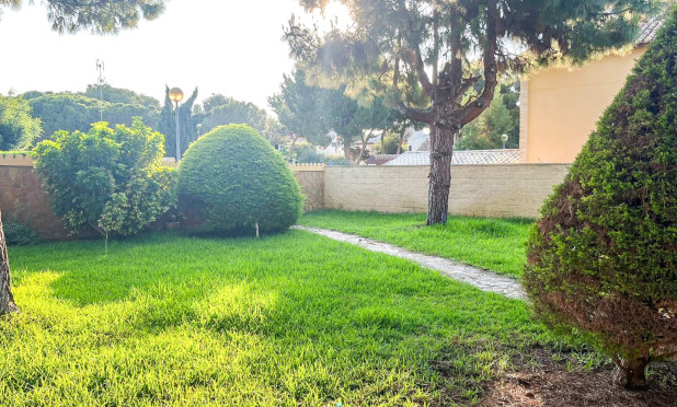Resale - Villa - Orihuela Costa - Punta Prima