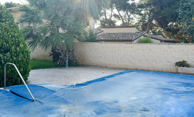Resale - Villa - Orihuela Costa - Punta Prima