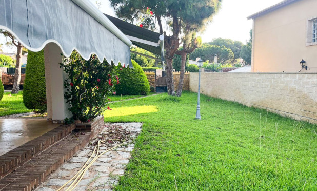 Resale - Villa - Orihuela Costa - Punta Prima