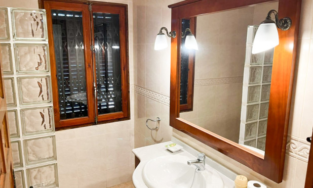 Resale - Villa - Orihuela Costa - Punta Prima