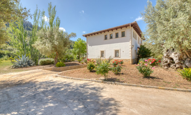 Resale - Villa - Esporlas - Mallorca